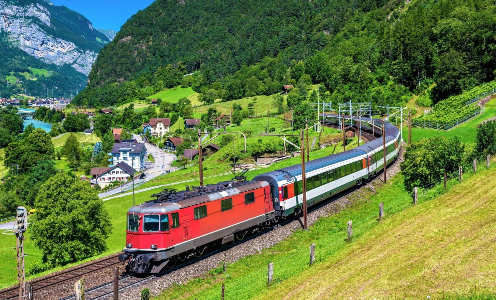 Gotthard Panorama Express, train panoramique sur la ligne Lucerne-Lugano