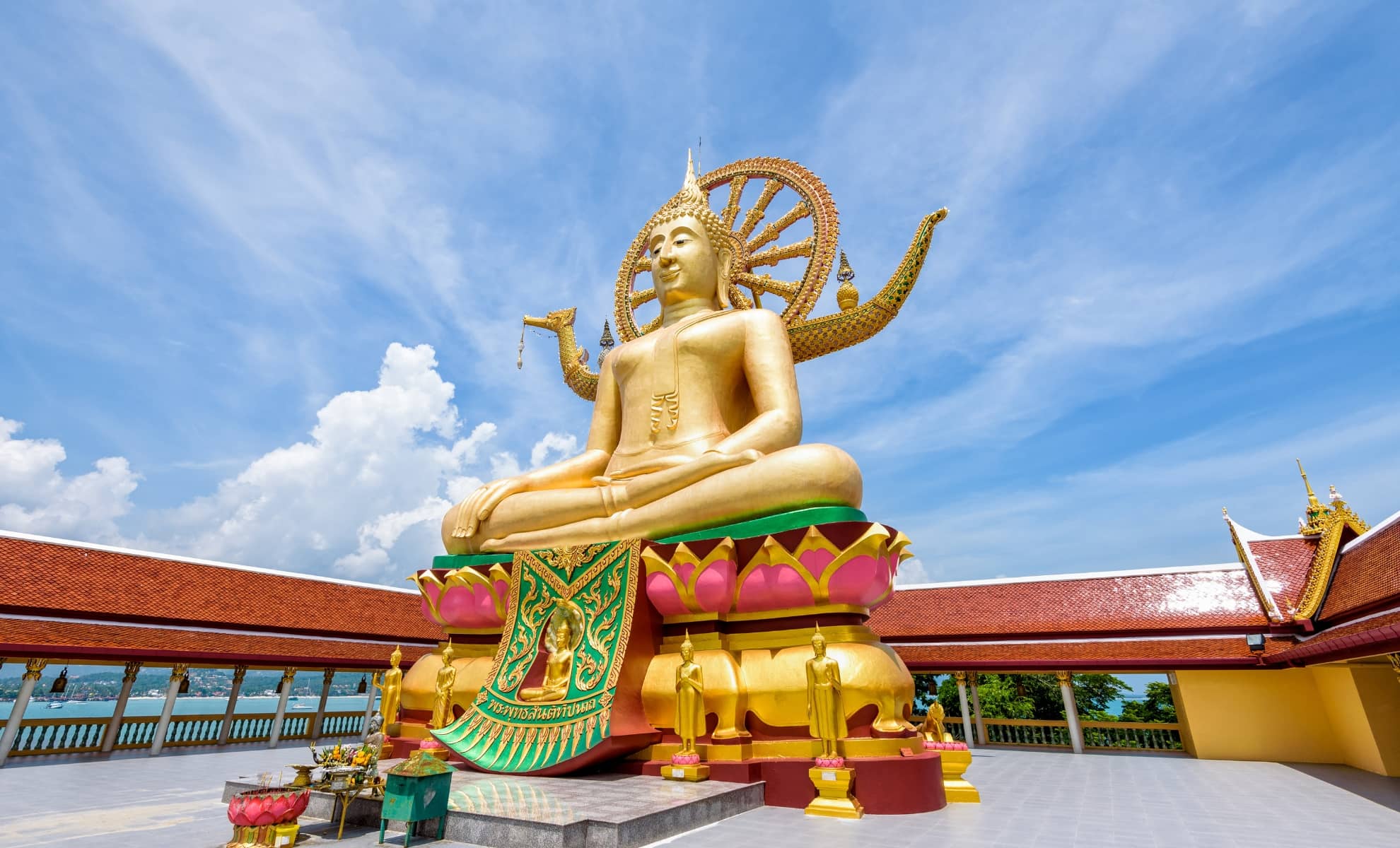 Le Grand Bouddha du monastère de Ko Phan, Thaïlande