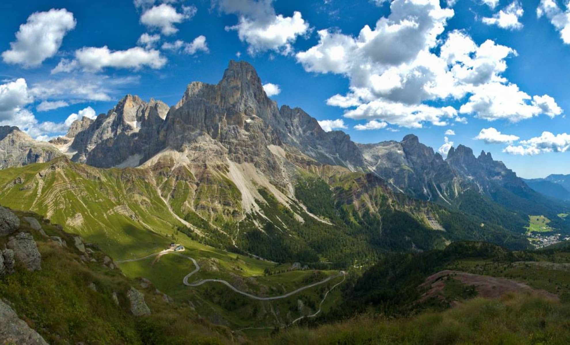 La grande route des Dolomites 