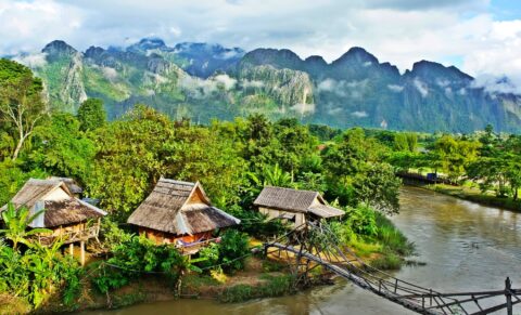 Vang Vieng : Visitez ce trésor naturel caché au cœur du Laos !