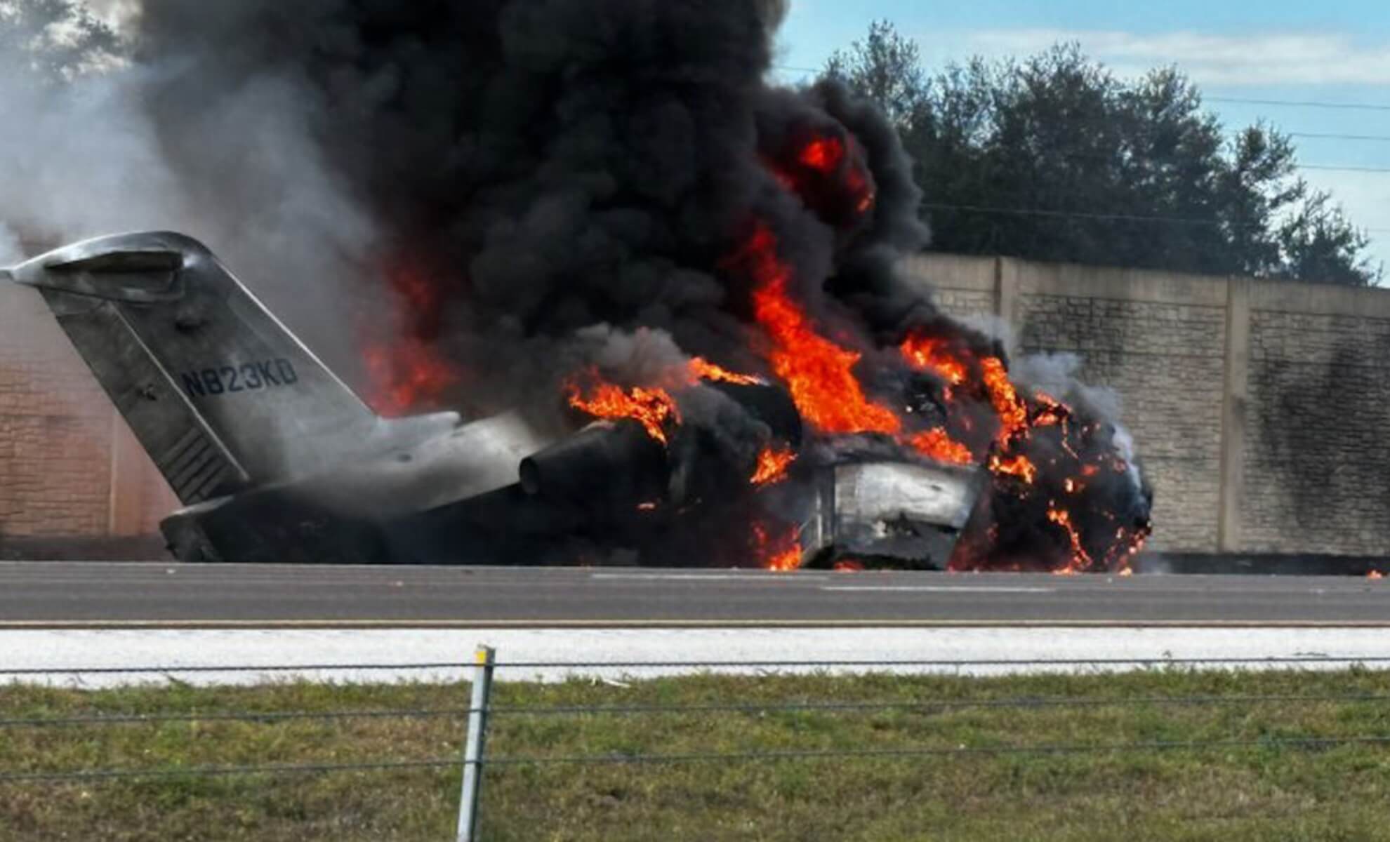 Crash d'un jet d’affaires sur une autoroute en Floride
