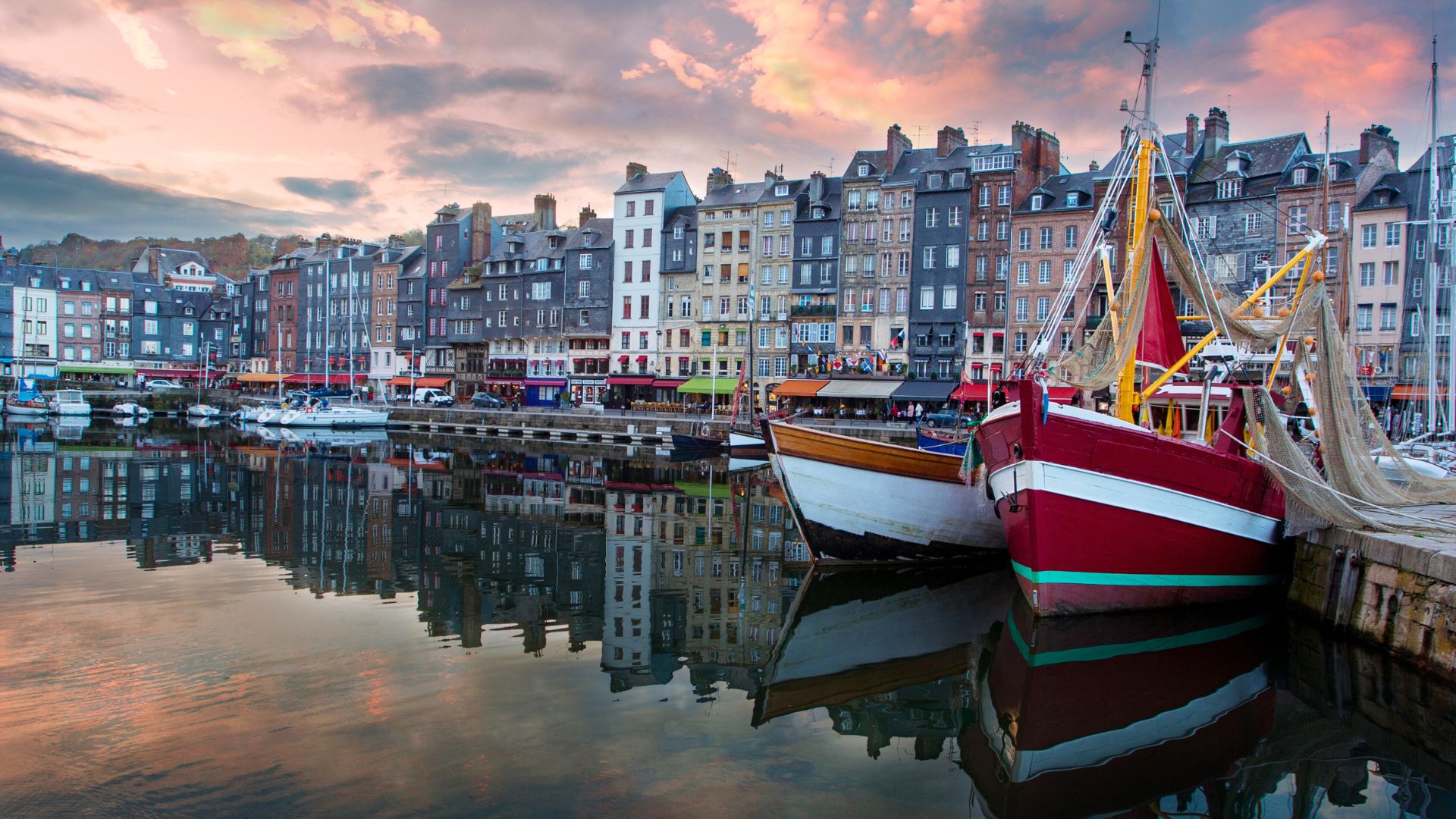 Le Port de Deauville , France