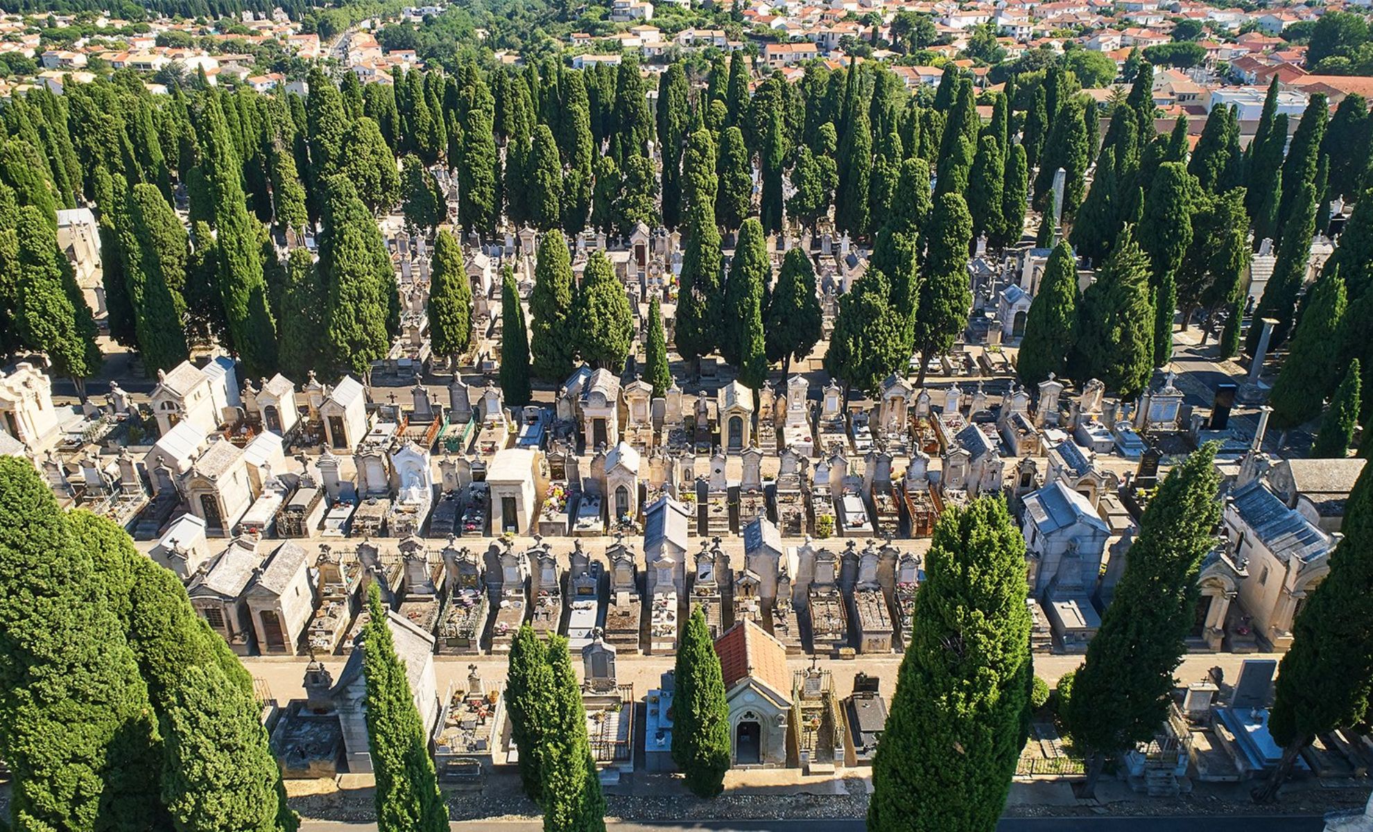 Le cimetière vieux de Béziers , France
