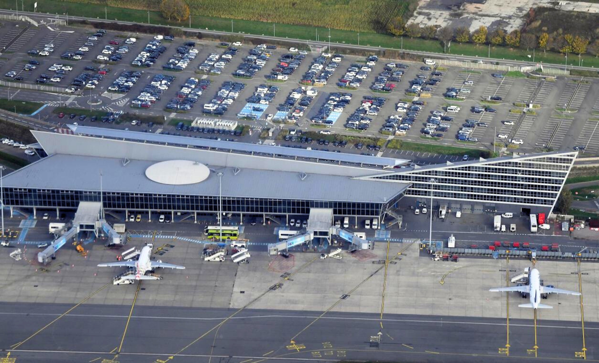 L’aéroport de Lille-Lesquin, Lille