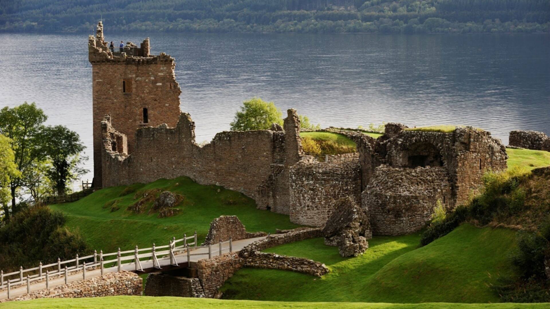 Le château d’Urquhartc, Écosse