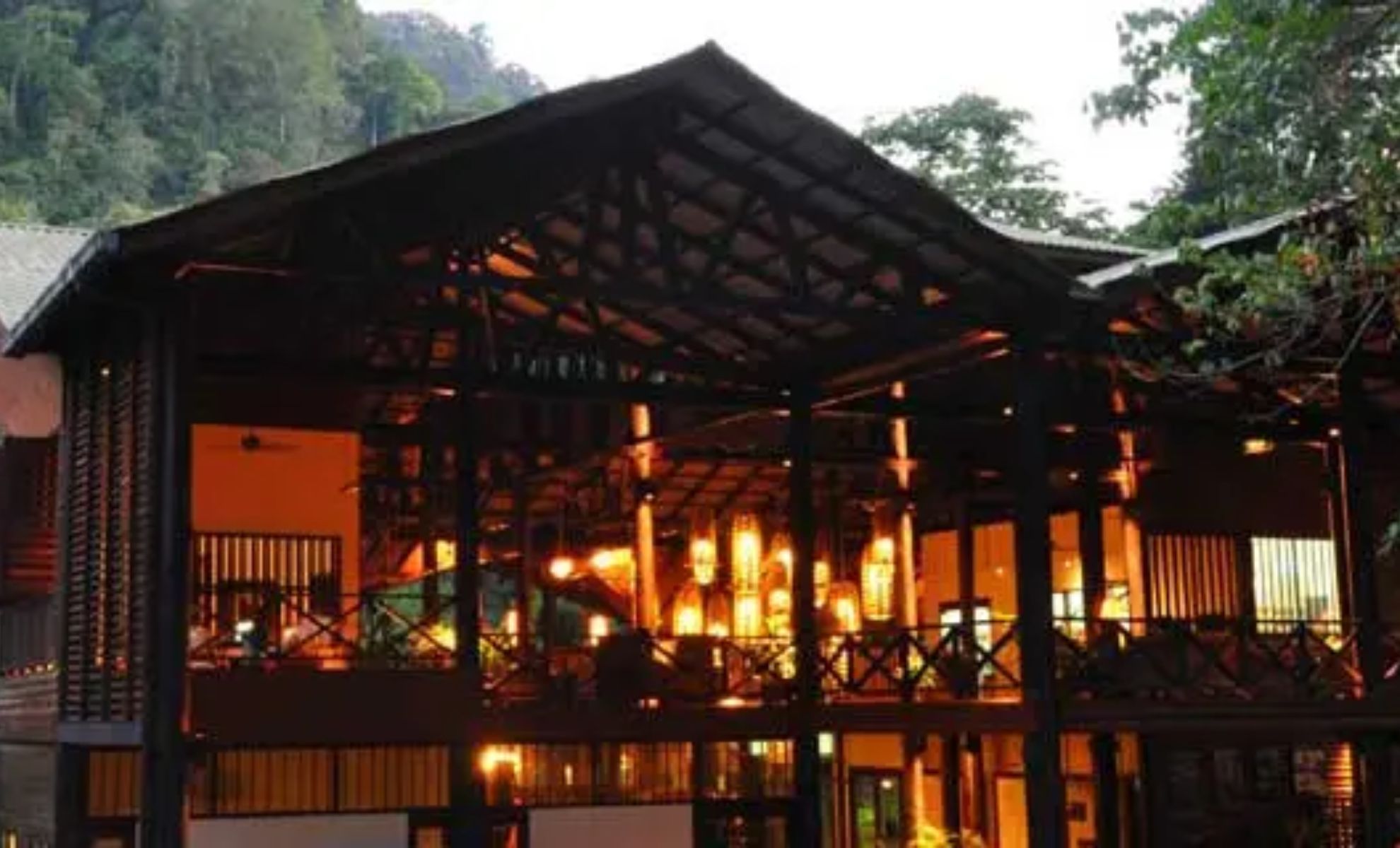 Dormir dans un pavillon dans la jungle à Borneo