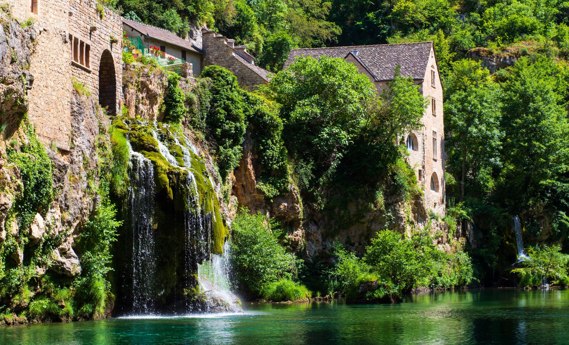 La cascade de saint-chély-du-tarn, France