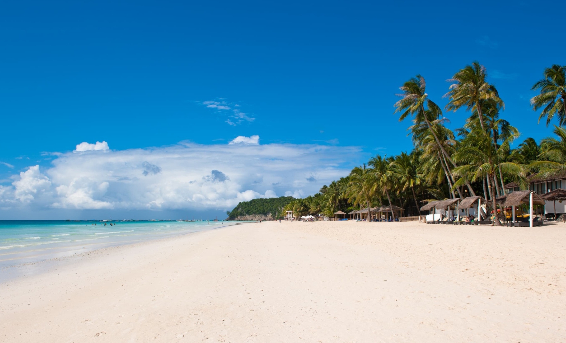 La plage White Beach, Boracay aux Philippines