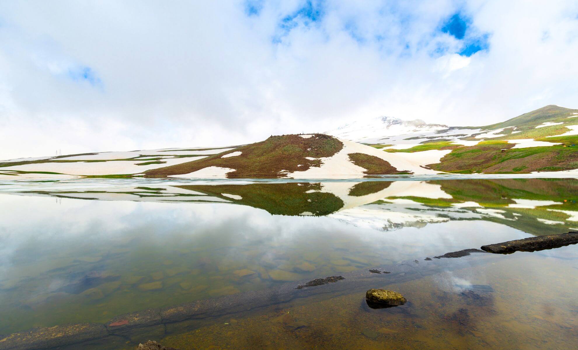 Le lac Kari, Arménie