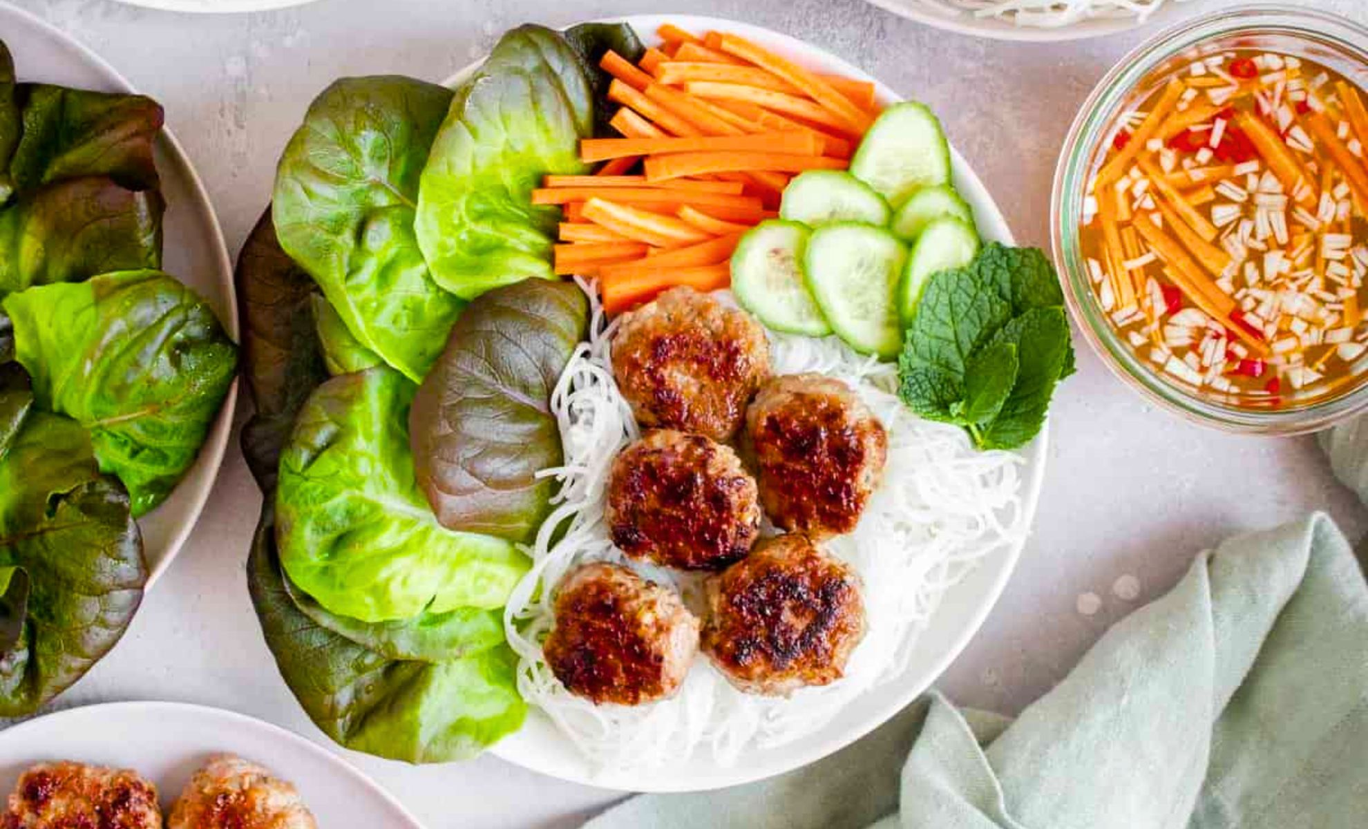Le plat Bún Chá spécialité vietnamienne