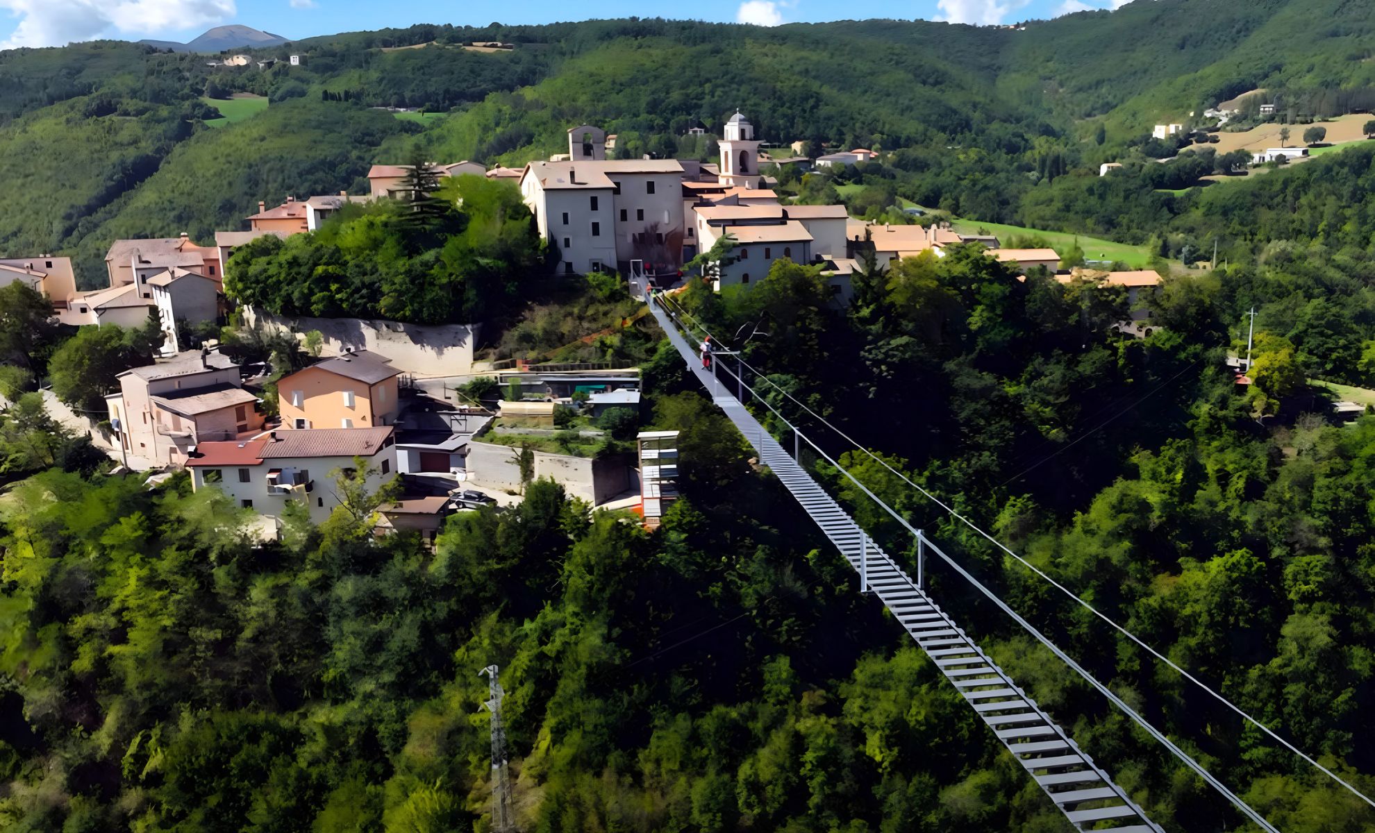 Le pont tibétain de Sellano en Ombrie en Italie