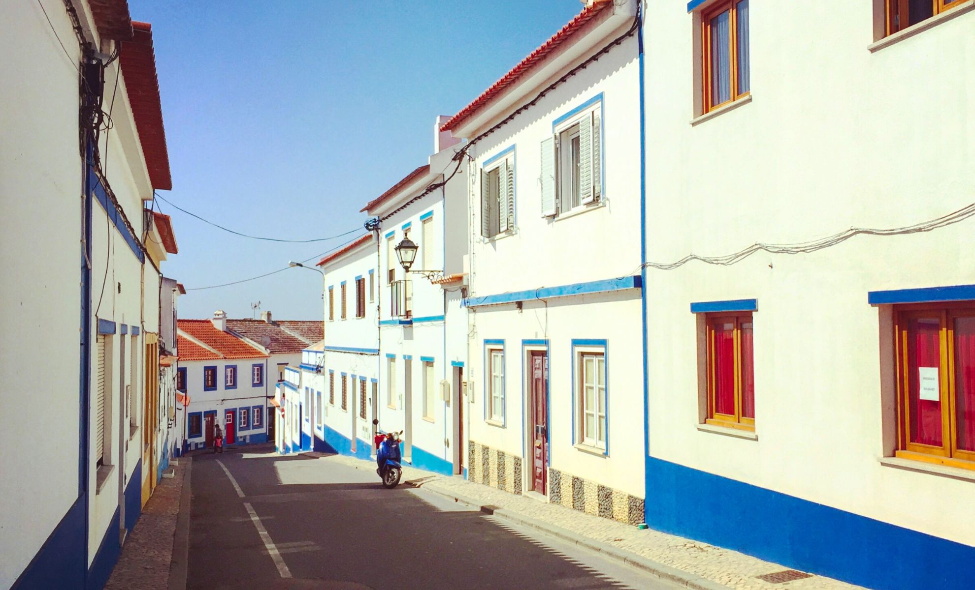 Le village de Porto Covo, Portugal