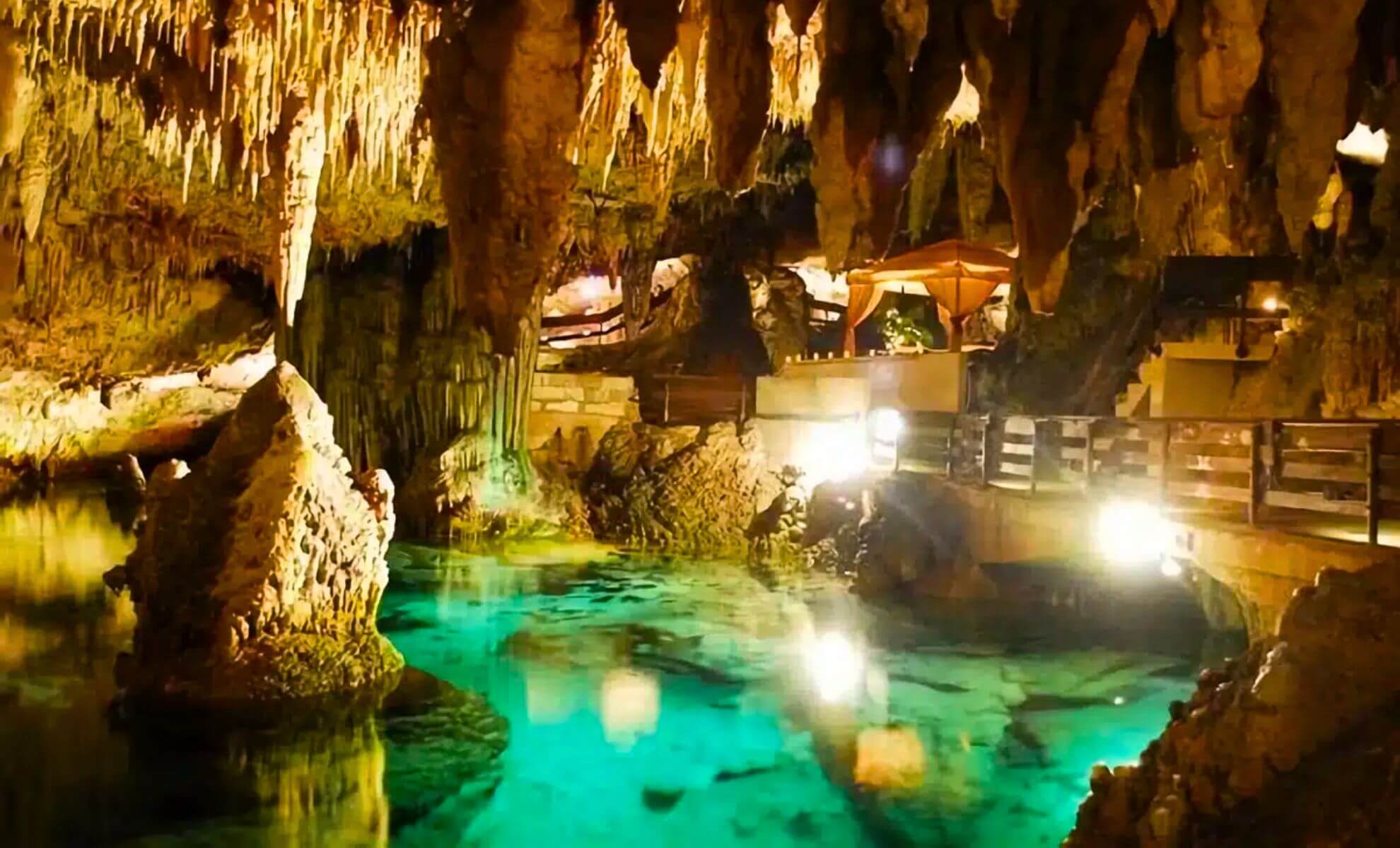 Les grottes de Green Grotto, Jamaïque