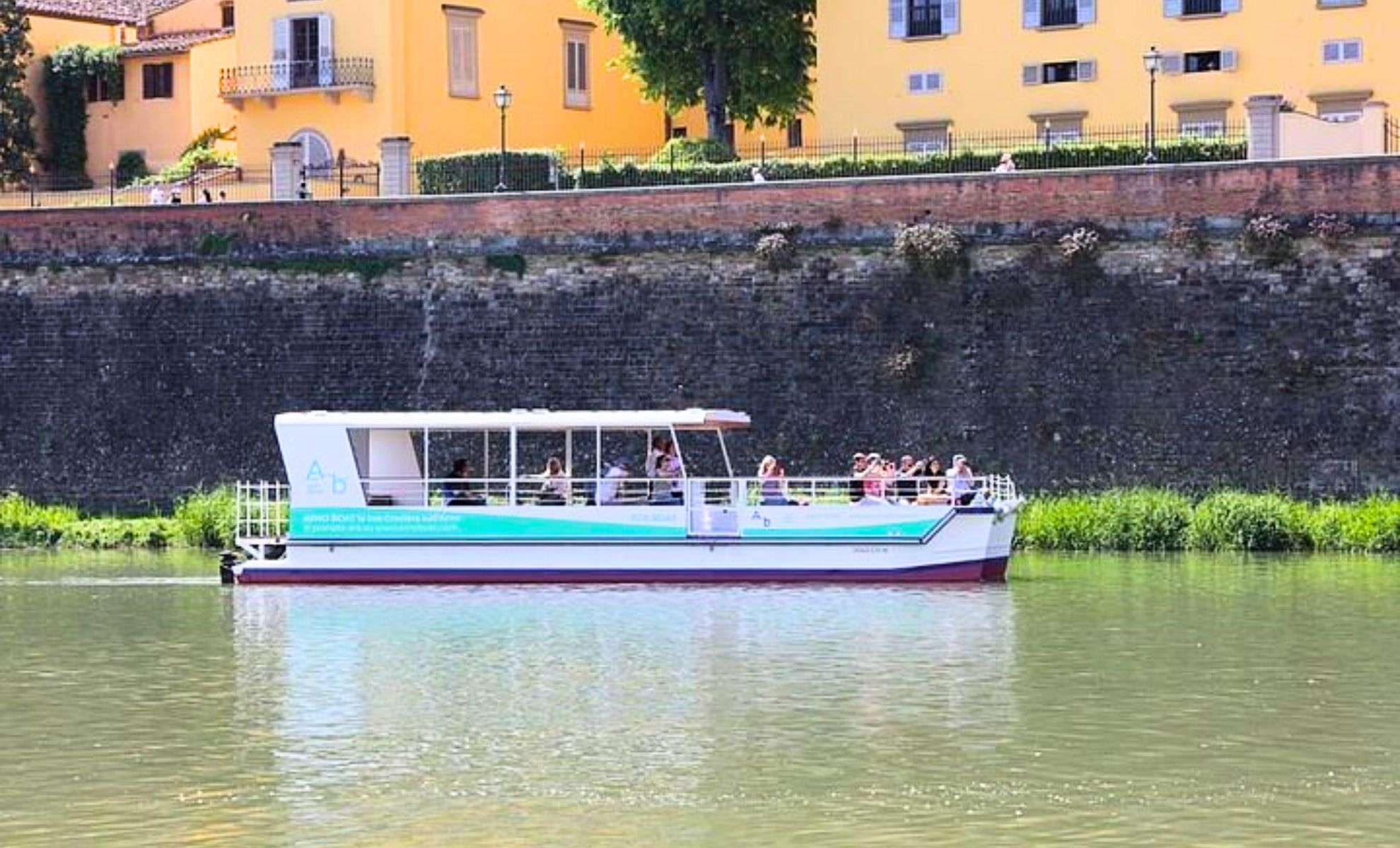 Une croisière-concert en bateau sur l’Arno, Florence, Italie