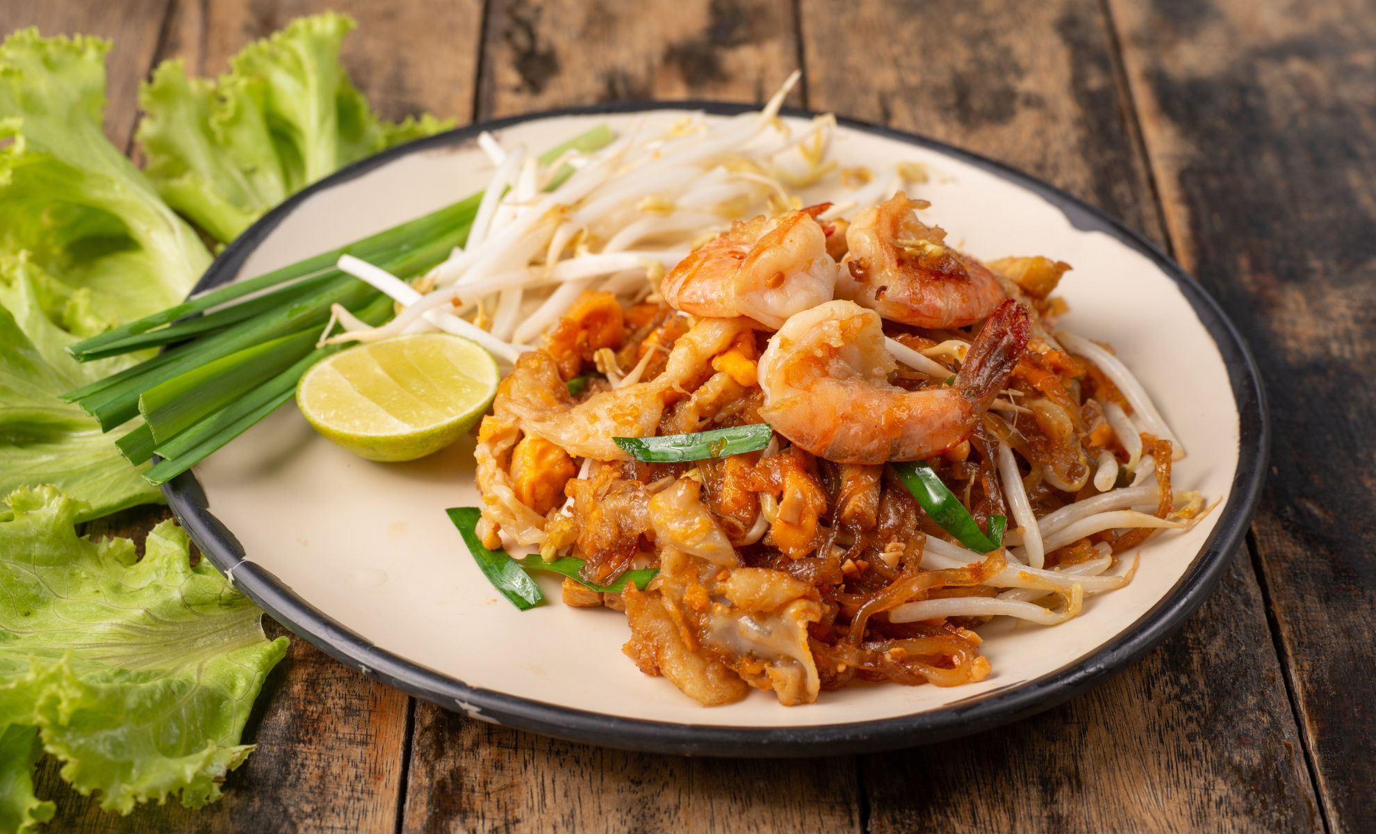 Le pad thaï plat gastronomique de la Thaïlande