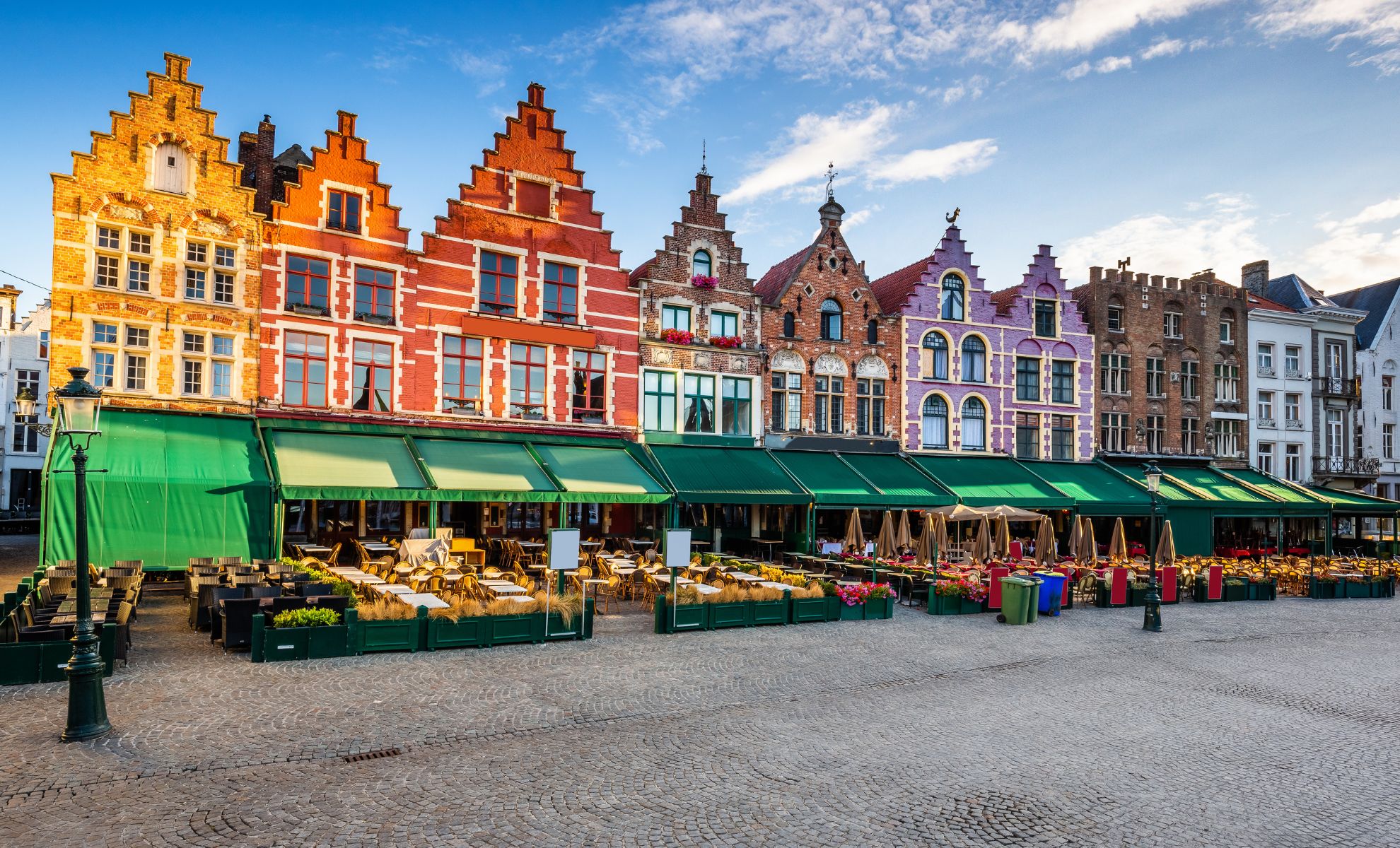 La place du marché de Bruges, Belgique