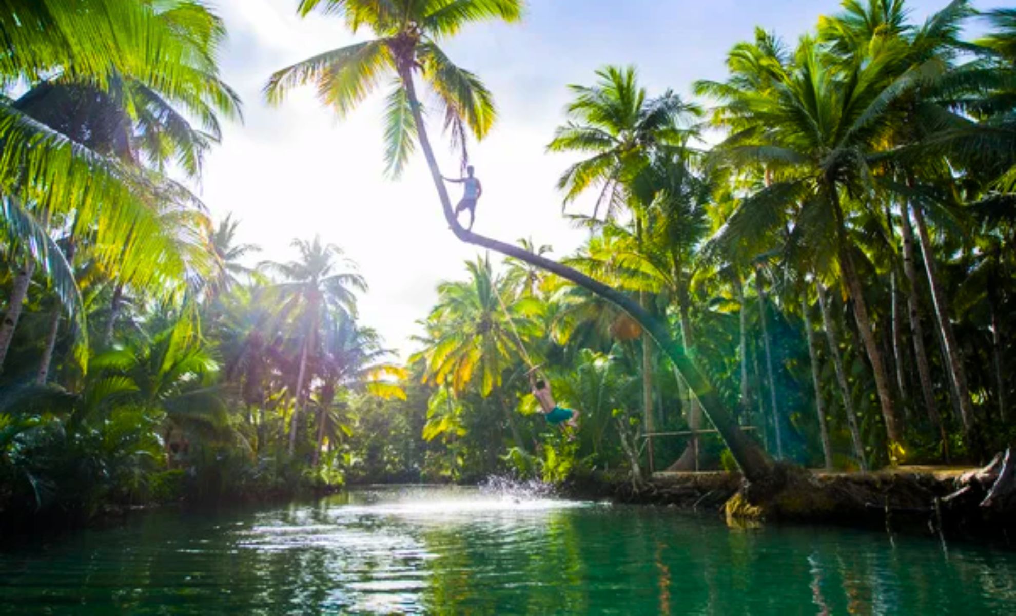 La rivière de Maasin sur l’île de Siargao, Les Philippines