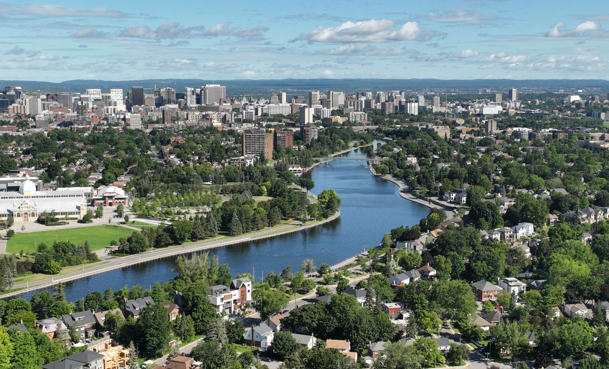 La rivière des Outaouais, entre les villes de Gatineau et d'Ottawa, Canada