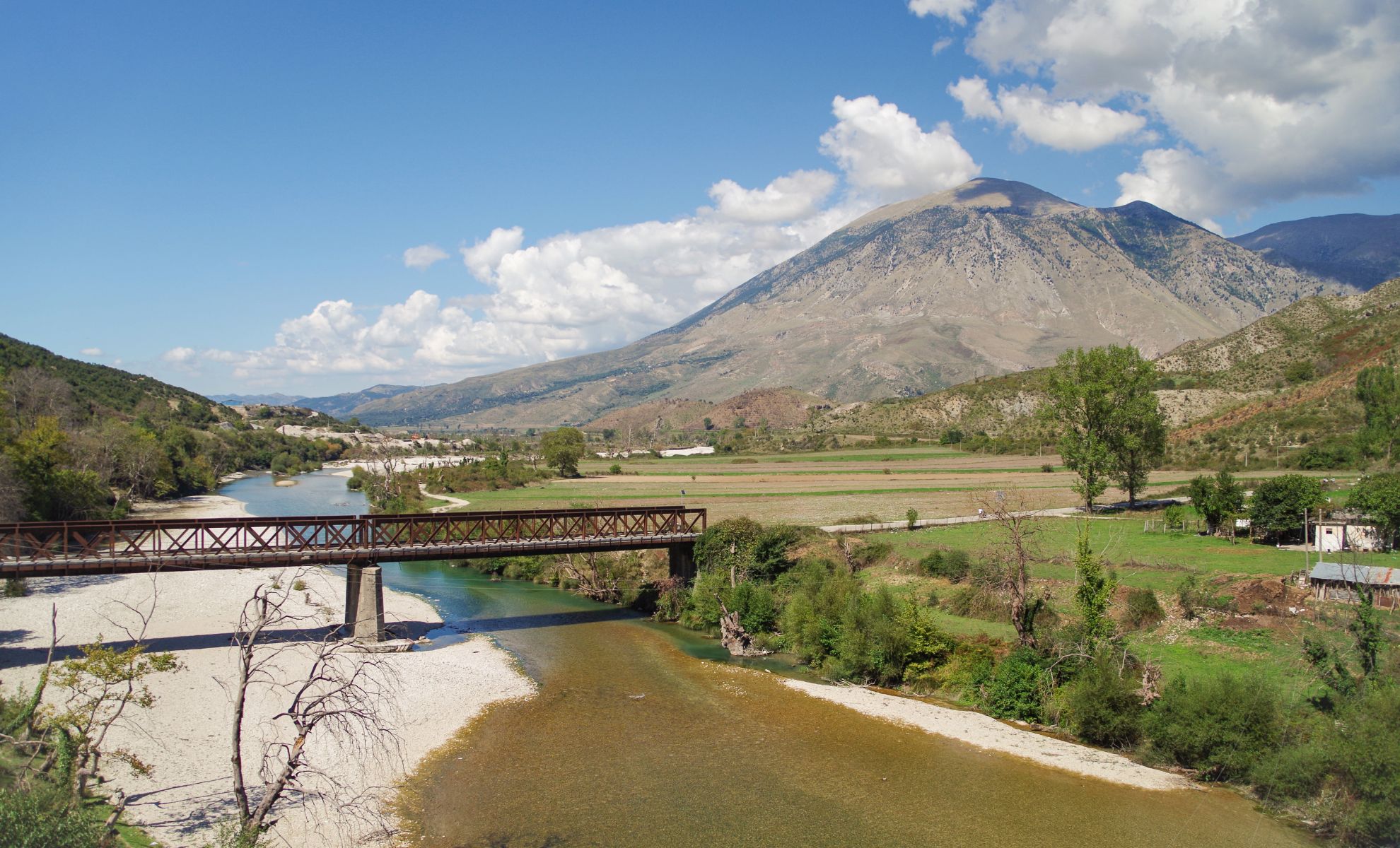 La vallée de Drinos, Gjirokaster, Albanie