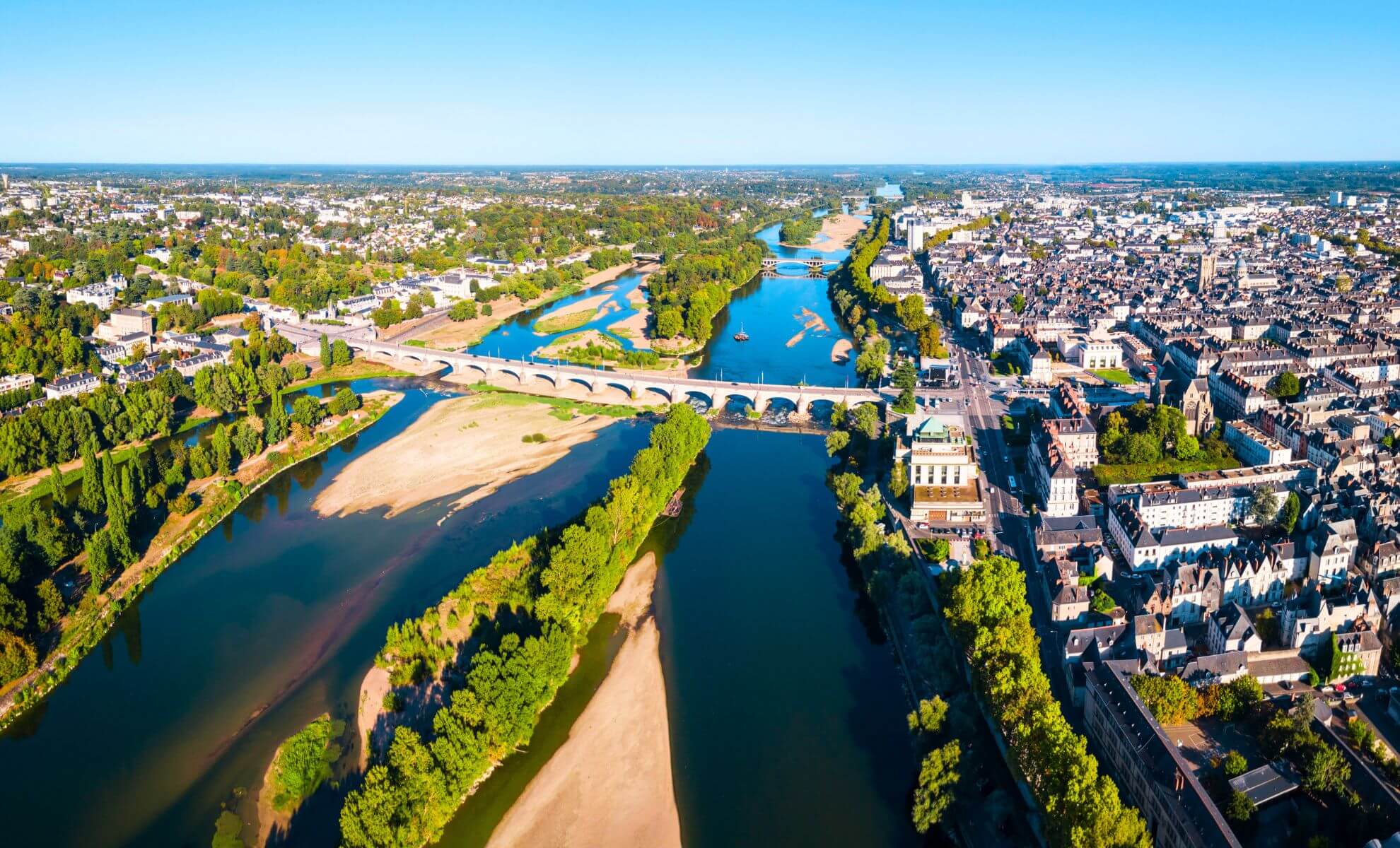 La ville de Tours, France