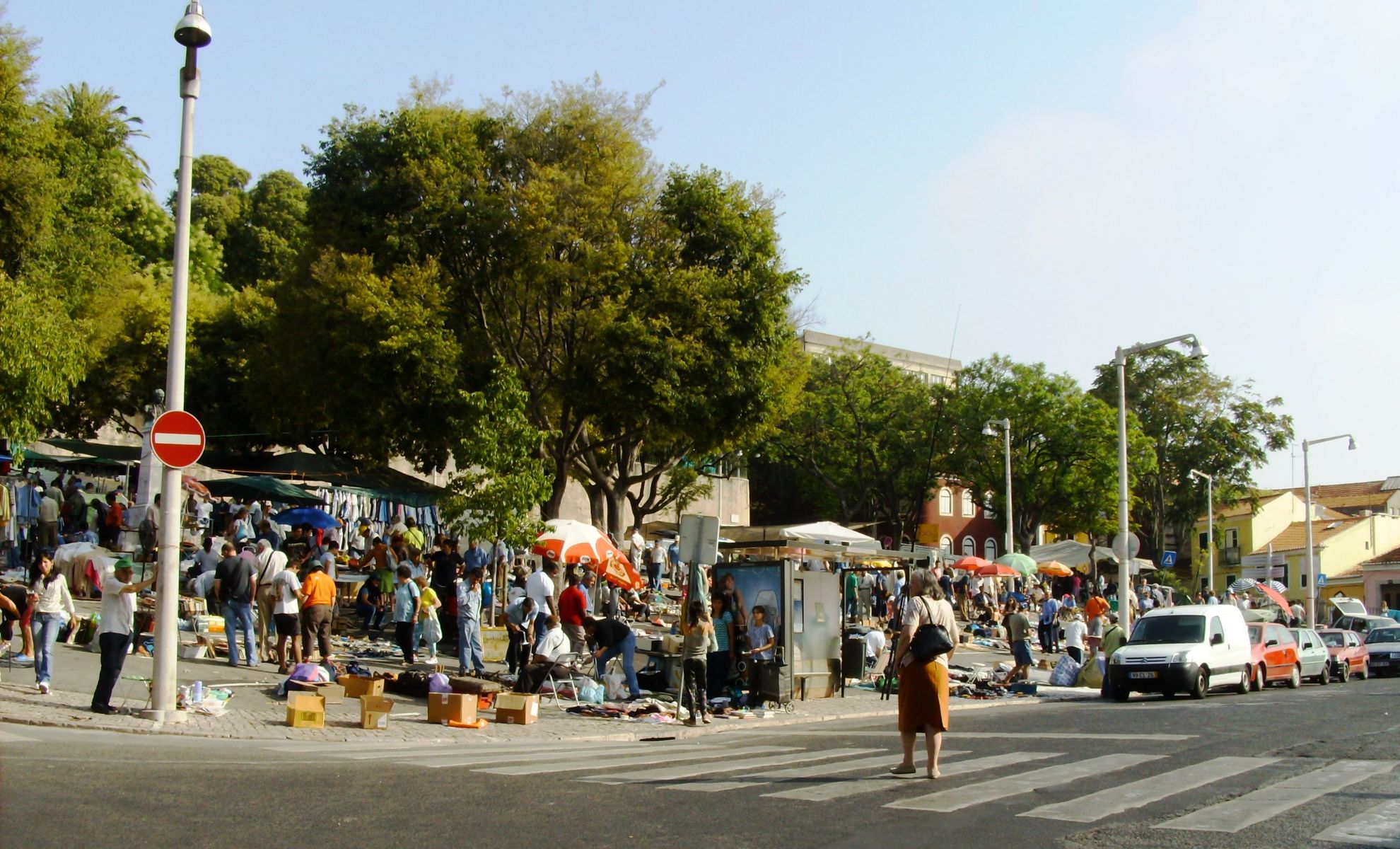 Le marché Feira da Ladra, Lisbonne, Portugal