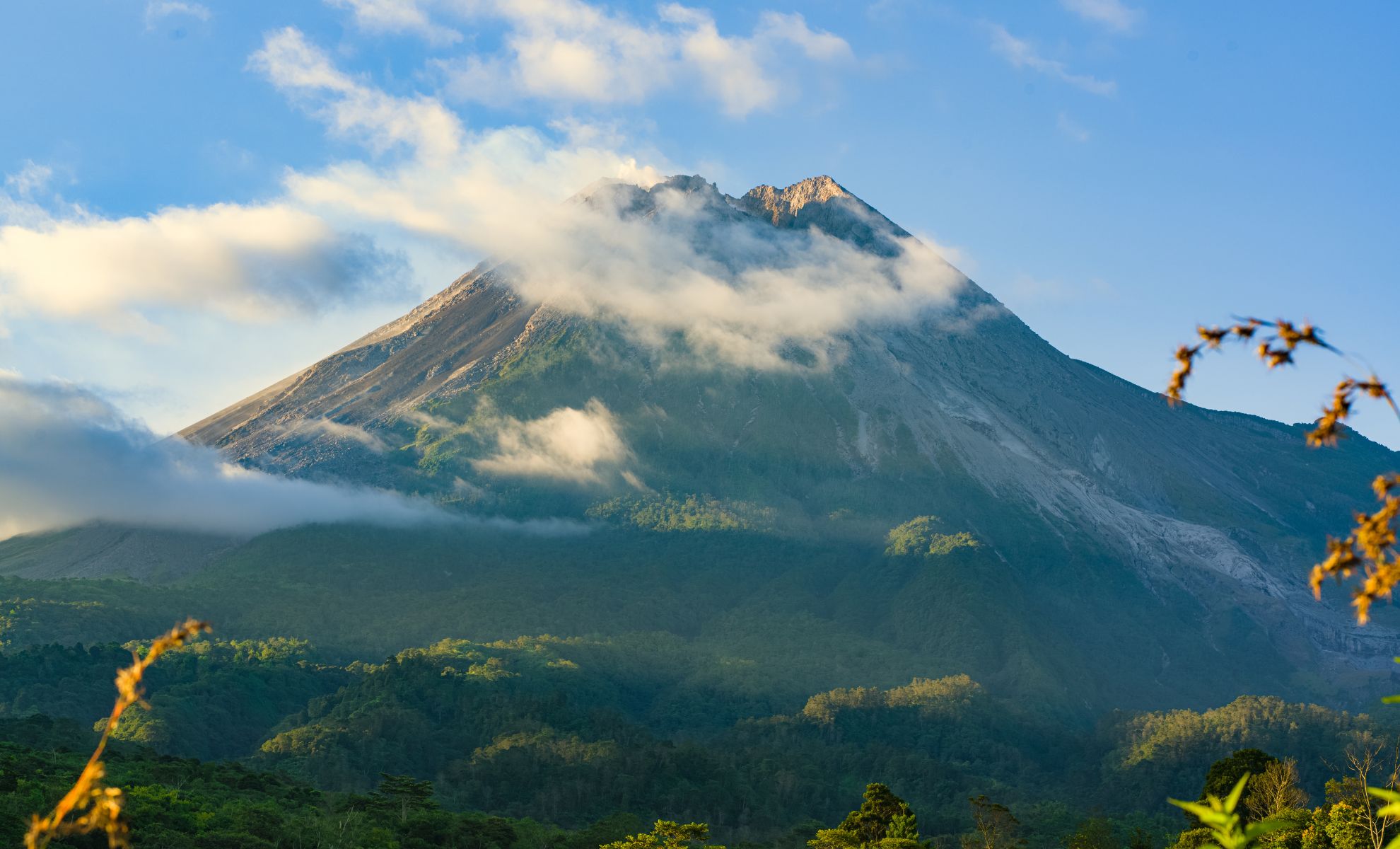 Le mont Merapi, Indonésie