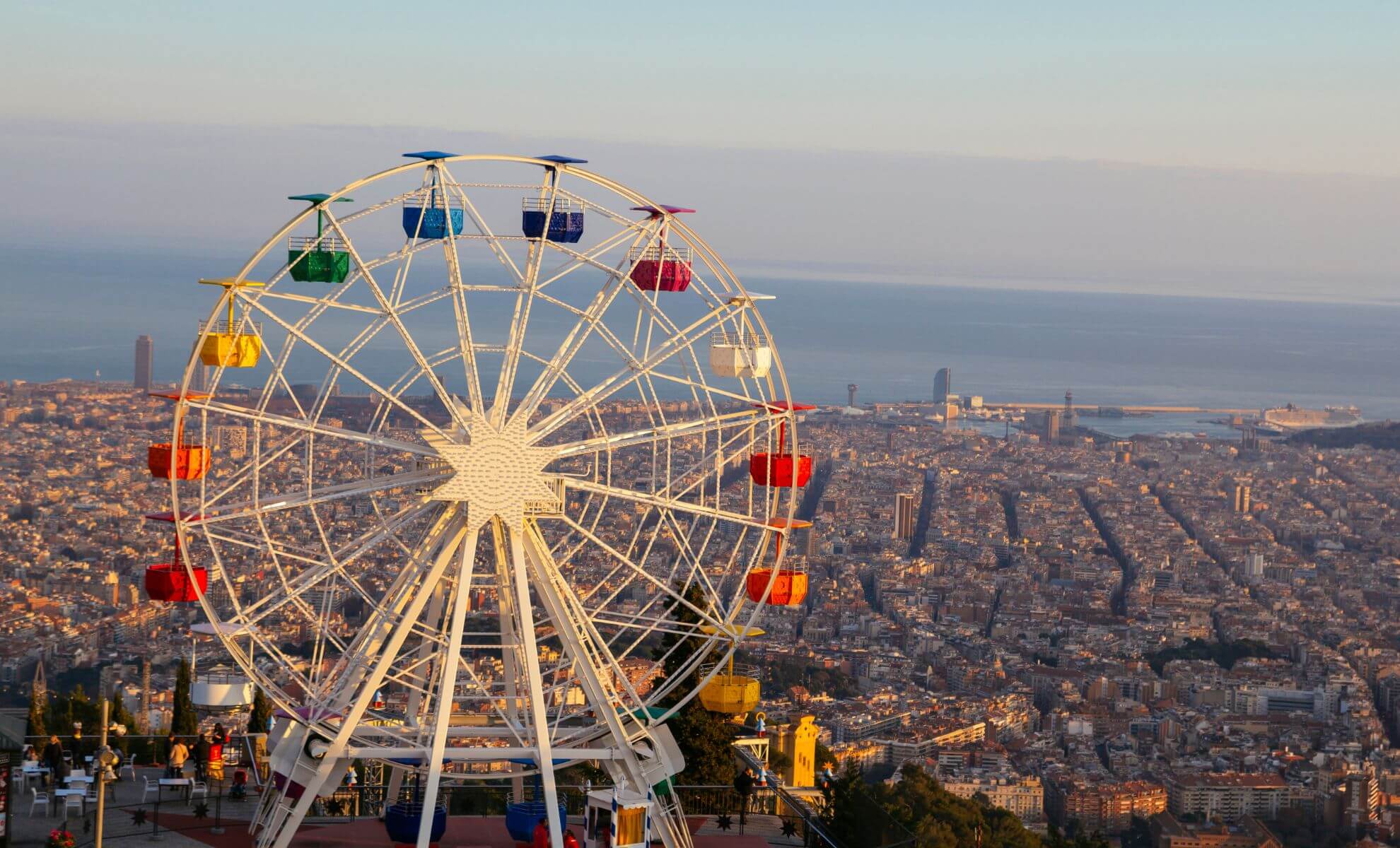 Le parc d’attractions tibidabo, Barcelone , Espagne