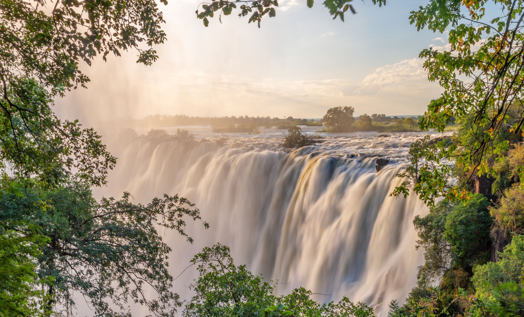 Les Chutes Victoria entre Zimbabwe et Livingstone en Zambie