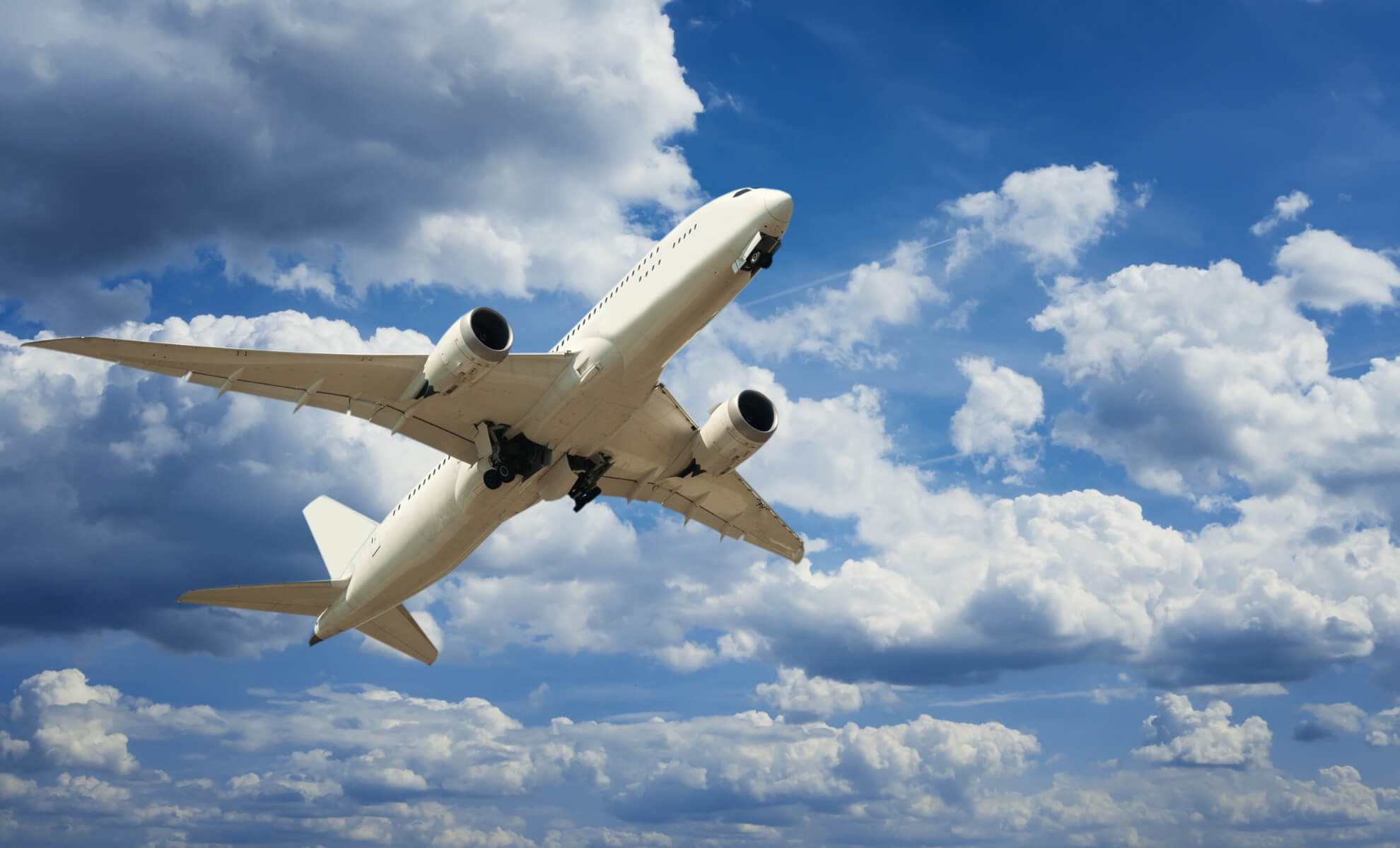 Avion dans le ciel