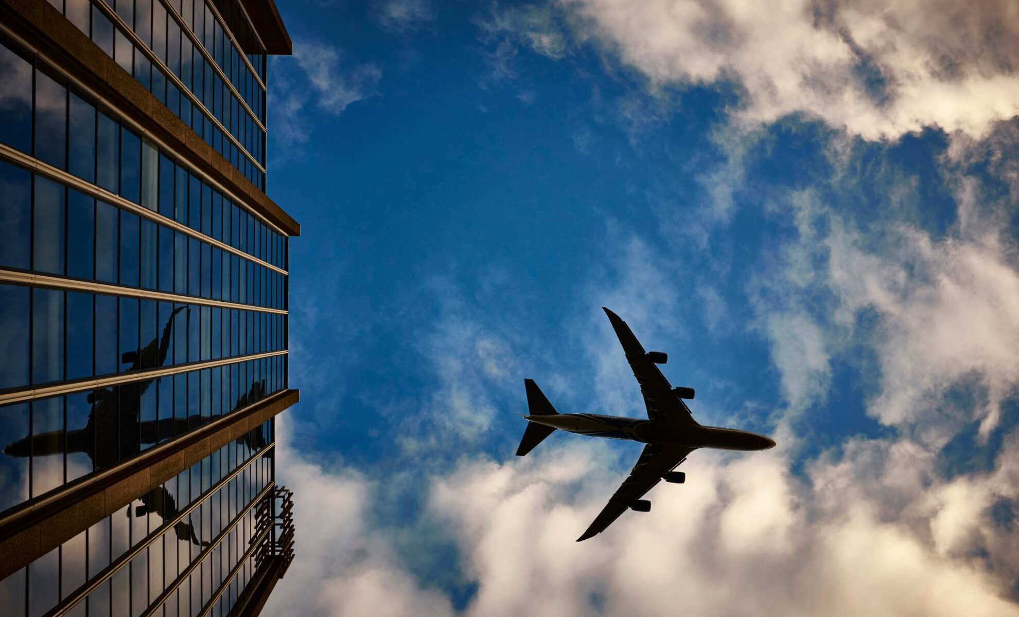 Avion dans les airs