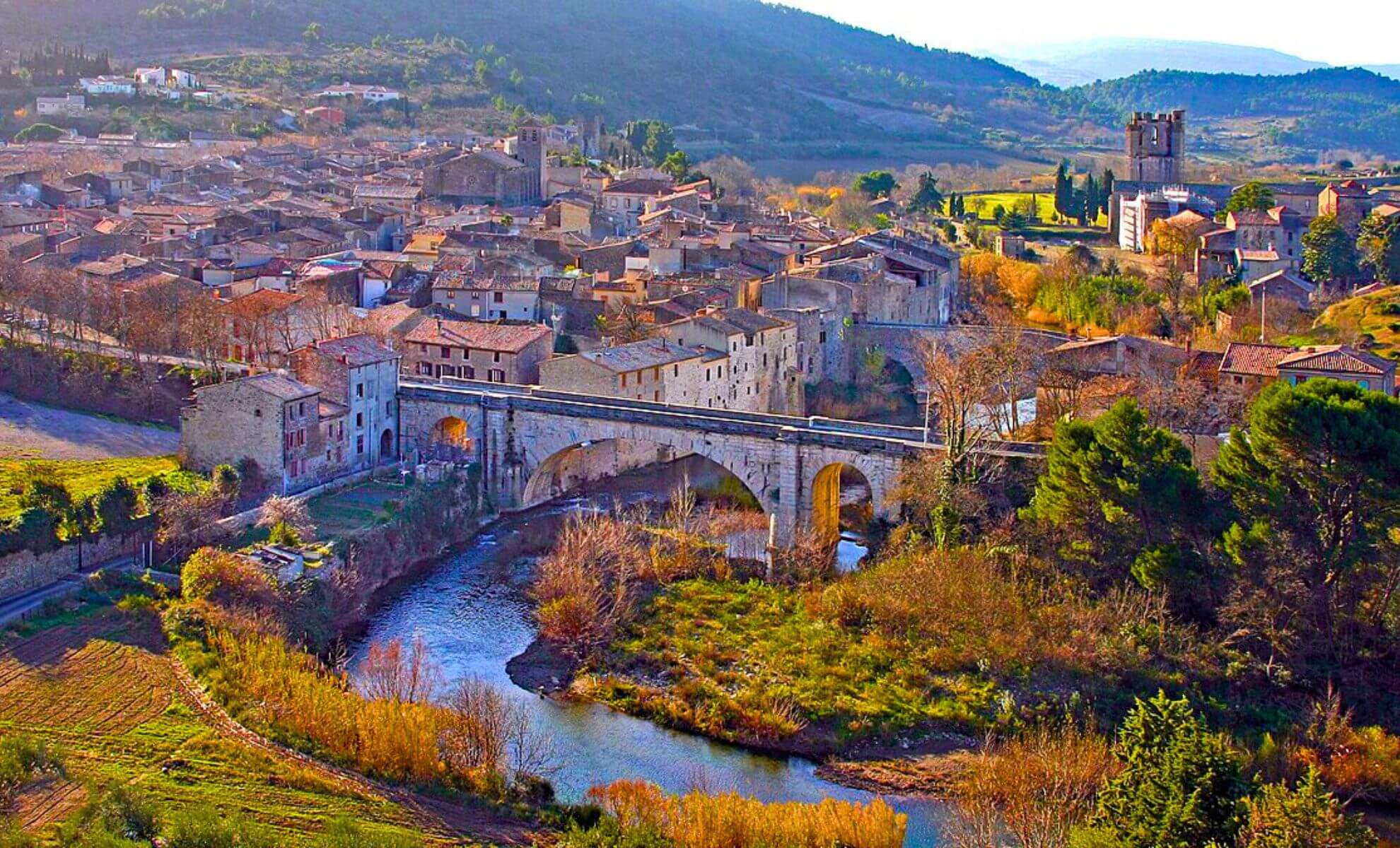 Le village de Lagrasse dans l'Aude